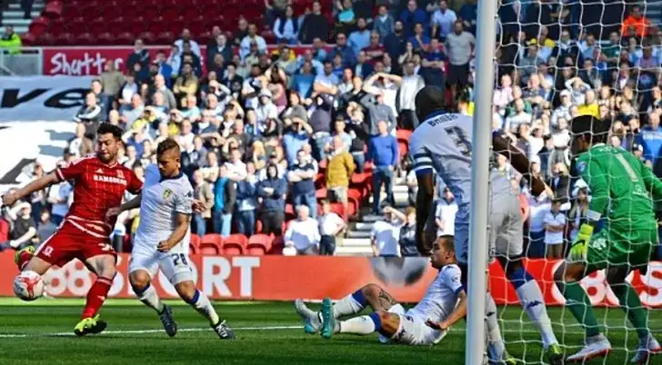 Λιντς – Μίντλεσμπρο: Ντέρμπι κορυφής και μάχη στους πάγκους