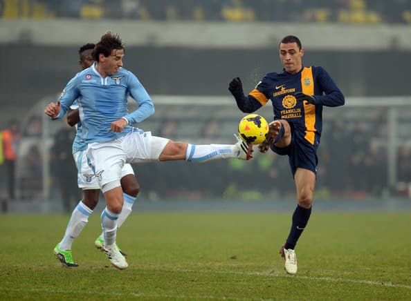 Lucas Biglia Hellas Verona FC v SS Lazio kMYHUMVlZzl