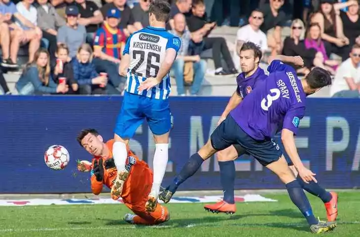 Μίντιλαντ – Έσμπιεργκ