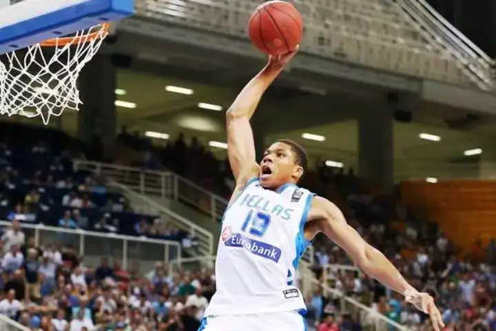 antetokoumpo
