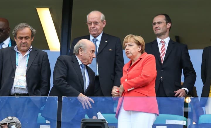 Έφυγε ο Μπλάτερ, ο Stoiximan πληρώνει