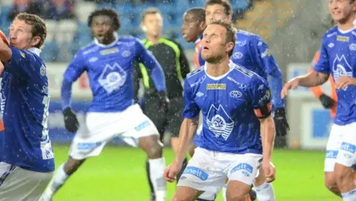 Ντέρμπι κορυφής στο Μόλντε