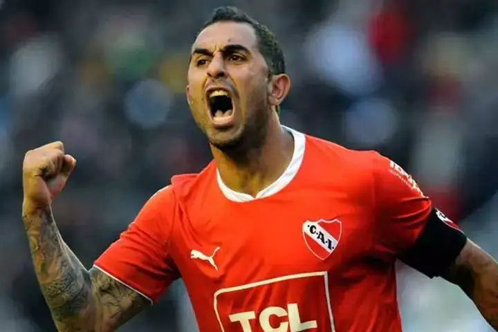 Δεν βλέπω διπλό της Βελέζ