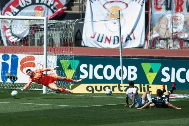 Φαβορί η Γκρέμιο, φορμαρισμένη η Σάο Πάολο