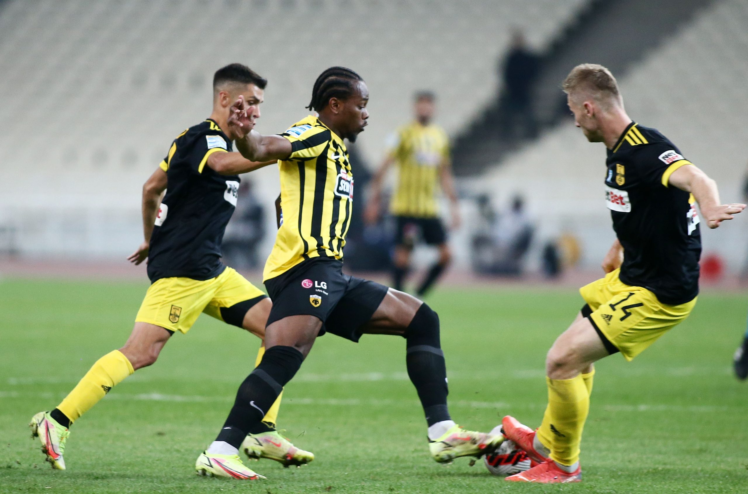 Super League: Το Άρης ΑΕΚ ξεχωρίζει