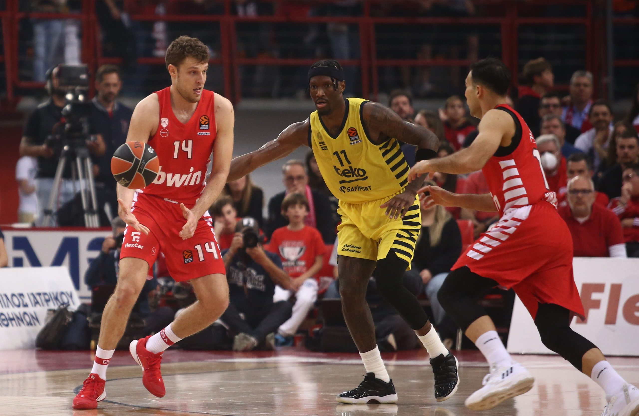 Σε Κωνσταντινούπολη και Κάουνας οι μάχες των playoff