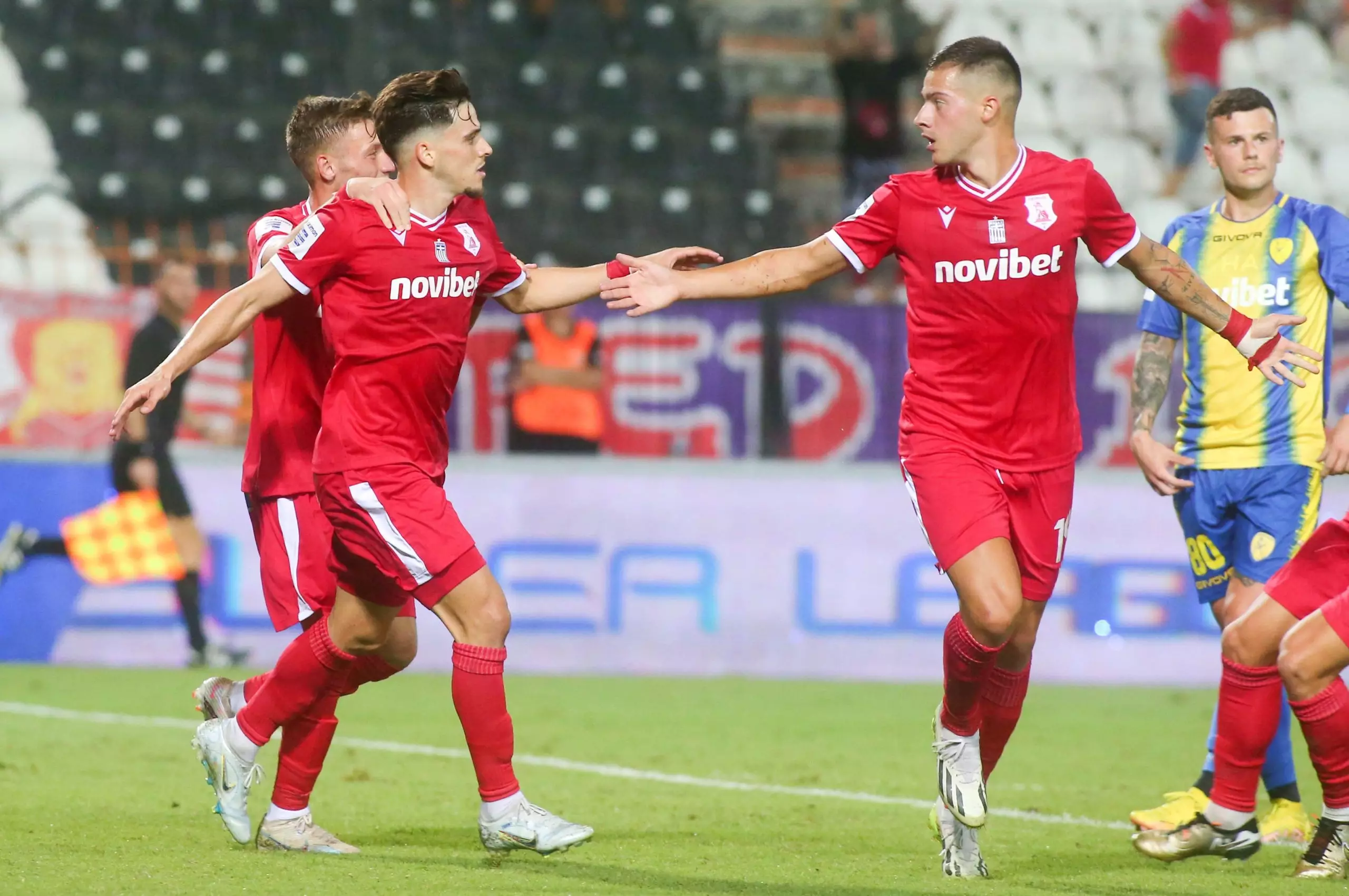 Εντός έδρας μάχες για ΟΦΗ και Πανσερραϊκό