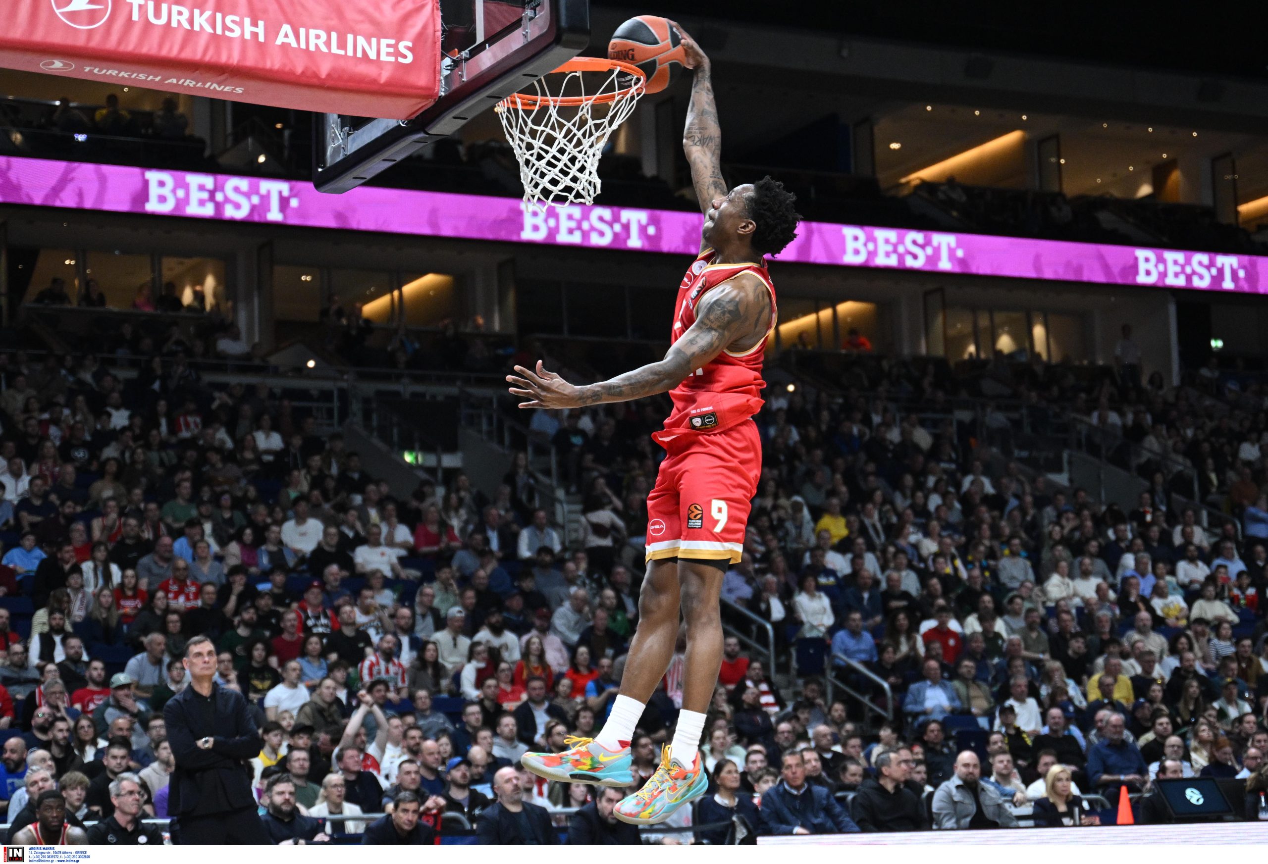 Εξασφαλίζει την πρώτη θέση ο Ολυμπιακός