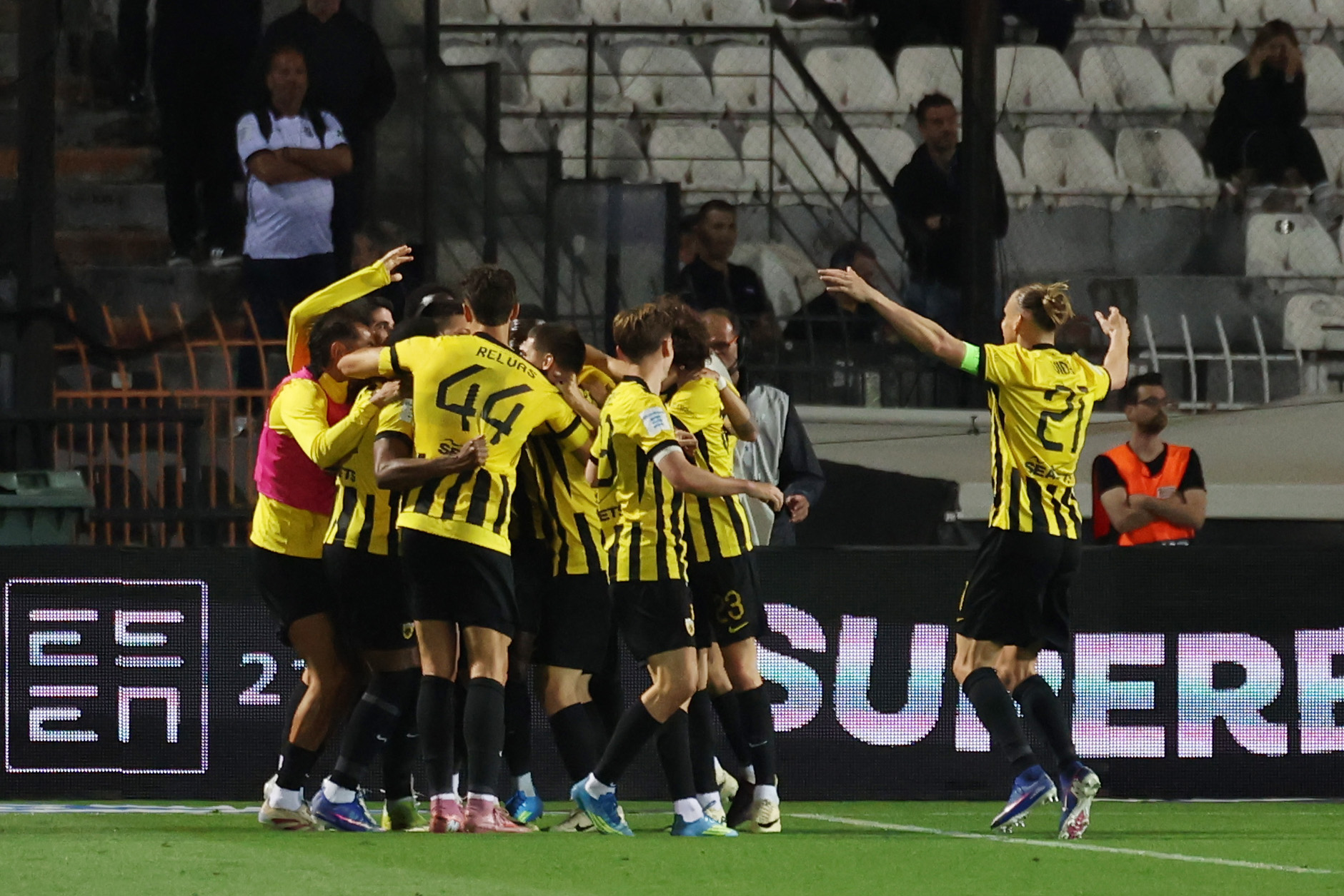Φινάλε στη Super League με ζητούμενο τη 2η θέση