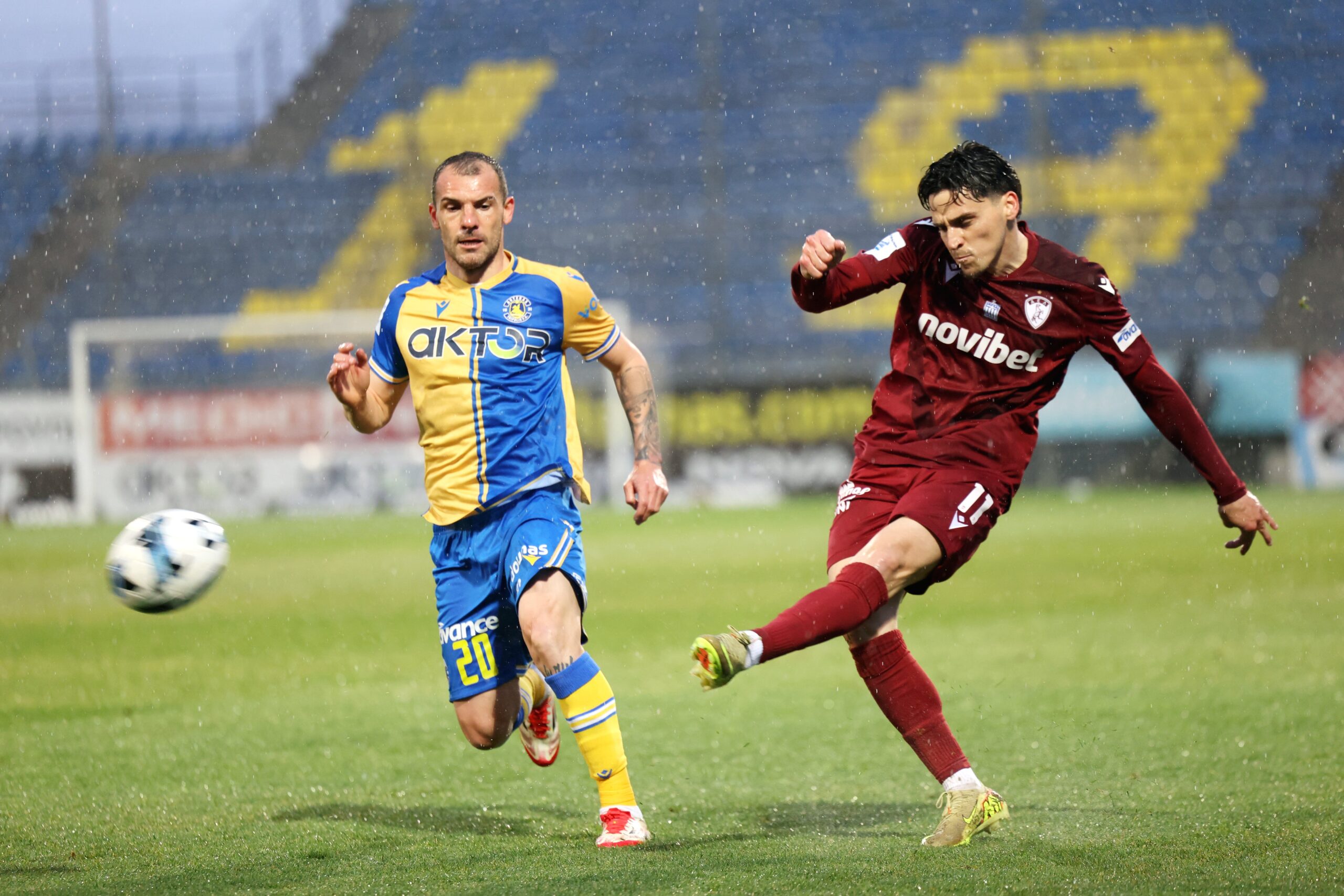 Σε Super League και Premier League η προσοχή